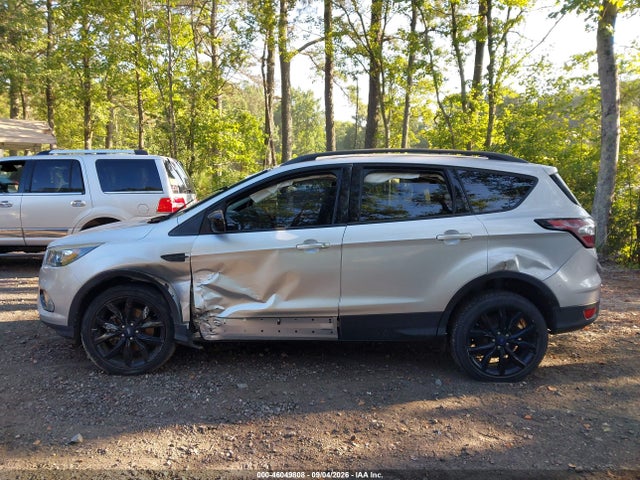 46049808 :رقم المزاد ، 1FMCU9GD8JUC67648 vin ، 2018 Ford Escape Se مزاد بيع