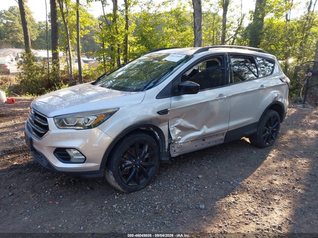46049808 :رقم المزاد ، 1FMCU9GD8JUC67648 vin ، 2018 Ford Escape Se مزاد بيع