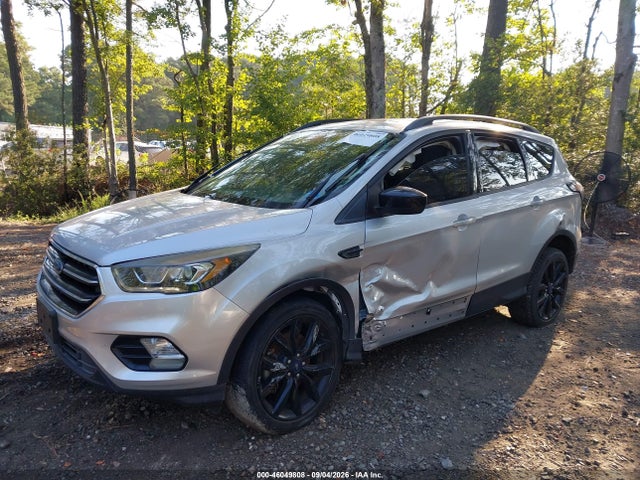 46049808 :رقم المزاد ، 1FMCU9GD8JUC67648 vin ، 2018 Ford Escape Se مزاد بيع