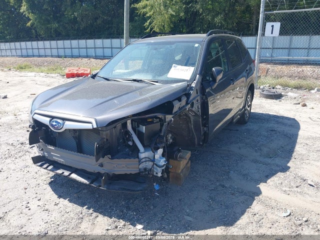2021 Subaru Forester Premium მანქანა იყიდება აუქციონზე, vin: JF2SKAJC6MH493516, აუქციონის ნომერი: 46050217