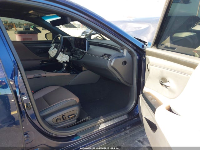 46050238 :رقم المزاد ، 58ADA1C1XSU072669 vin ، 2025 Lexus Es 300h مزاد بيع