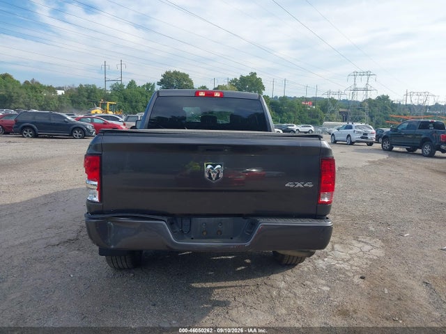 RAM 1500 Express 4x4 6'4 Box 2018 1C6RR7FG0JS198344 Image 16