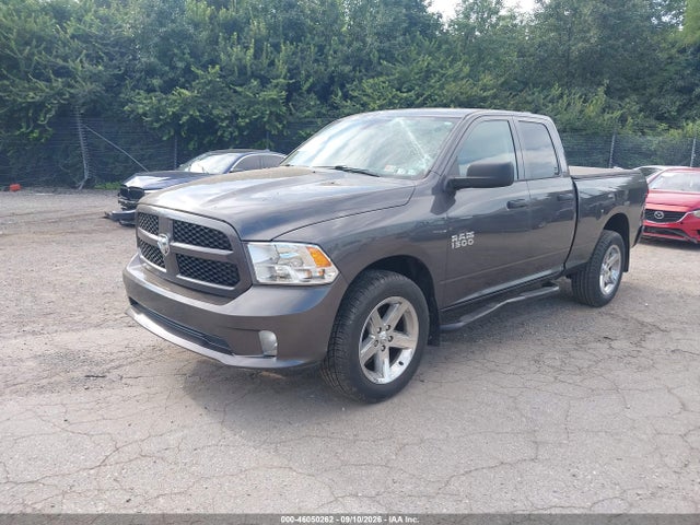 RAM 1500 Express 4x4 6'4 Box 2018 1C6RR7FG0JS198344 Image 2