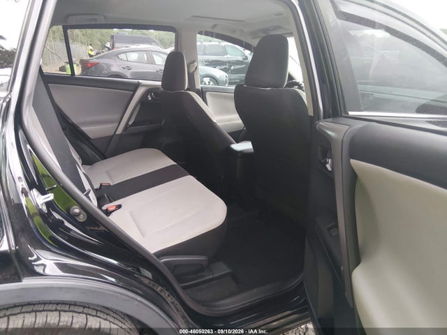 46050263 :رقم المزاد ، 2T3WFREV3JW432872 vin ، 2018 Toyota Rav4 Xle مزاد بيع