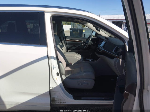 Продаж на аукціоні авто 2016 Toyota Highlander Limited Platinum V6, vin: 5TDDKRFH5GS253481, номер лоту: 46050304