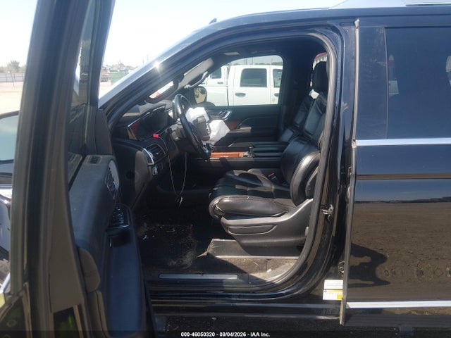 46050320 :رقم المزاد ، 5LMJJ2LT6JEL09648 vin ، 2018 Lincoln Navigator Reserve مزاد بيع
