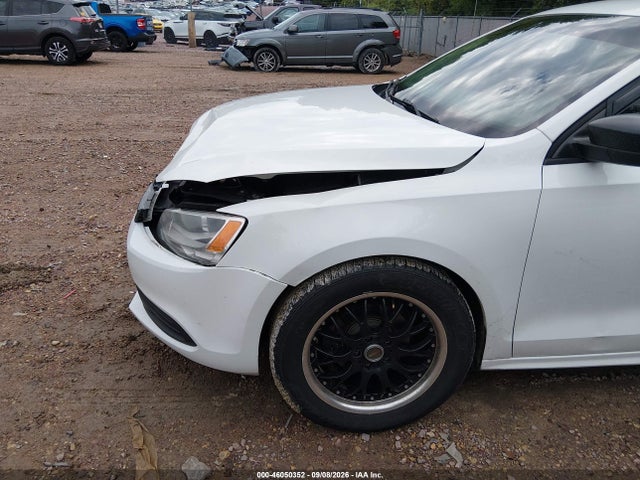 Продаж на аукціоні авто 2014 Volkswagen Jetta 2.0l S, vin: 3VW2K7AJ5EM313114, номер лоту: 46050352