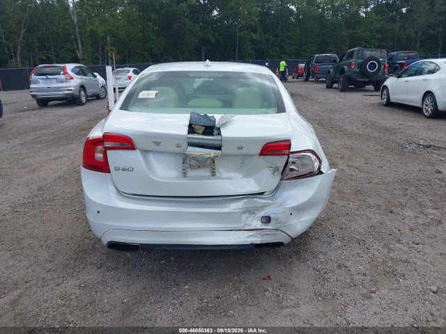 2015 Volvo S60 T5 Premier მანქანა იყიდება აუქციონზე, vin: YV126MFK4F1348436, აუქციონის ნომერი: 46050363