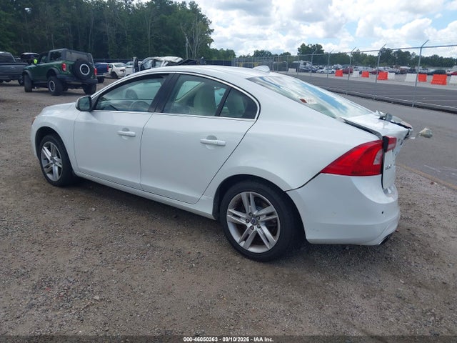 2015 Volvo S60 T5 Premier მანქანა იყიდება აუქციონზე, vin: YV126MFK4F1348436, აუქციონის ნომერი: 46050363