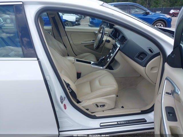 2015 Volvo S60 T5 Premier მანქანა იყიდება აუქციონზე, vin: YV126MFK4F1348436, აუქციონის ნომერი: 46050363