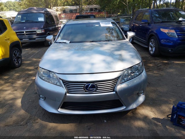 46050400 :رقم المزاد ، JTHBW1GG1D2022422 vin ، 2013 Lexus Es 300h مزاد بيع