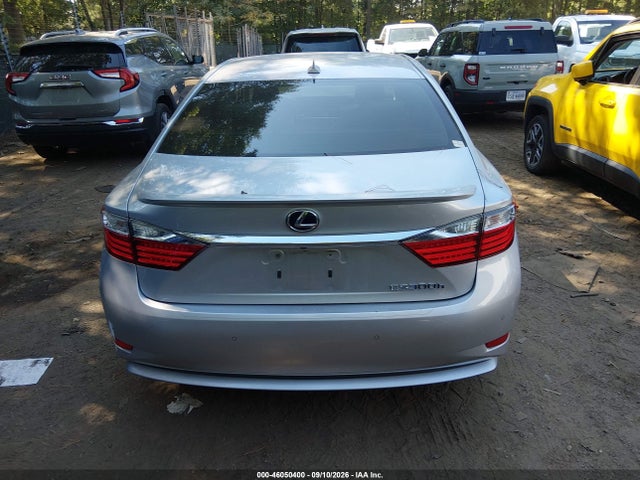46050400 :رقم المزاد ، JTHBW1GG1D2022422 vin ، 2013 Lexus Es 300h مزاد بيع