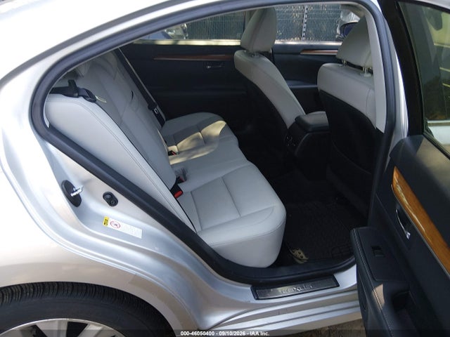 46050400 :رقم المزاد ، JTHBW1GG1D2022422 vin ، 2013 Lexus Es 300h مزاد بيع