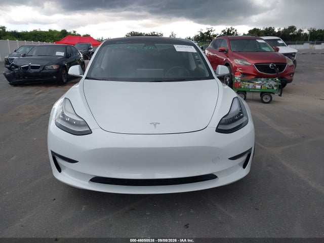 46050538 :رقم المزاد ، 5YJ3E1EB1JF072732 vin ، 2018 Tesla Model 3 Long Range/performance مزاد بيع