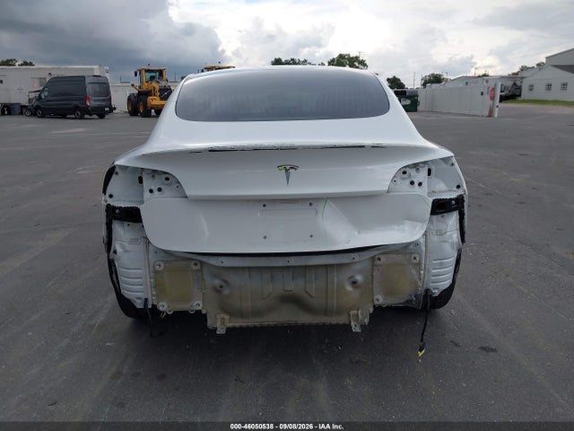 46050538 :رقم المزاد ، 5YJ3E1EB1JF072732 vin ، 2018 Tesla Model 3 Long Range/performance مزاد بيع