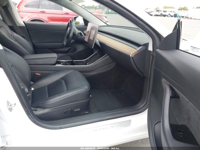 46050538 :رقم المزاد ، 5YJ3E1EB1JF072732 vin ، 2018 Tesla Model 3 Long Range/performance مزاد بيع