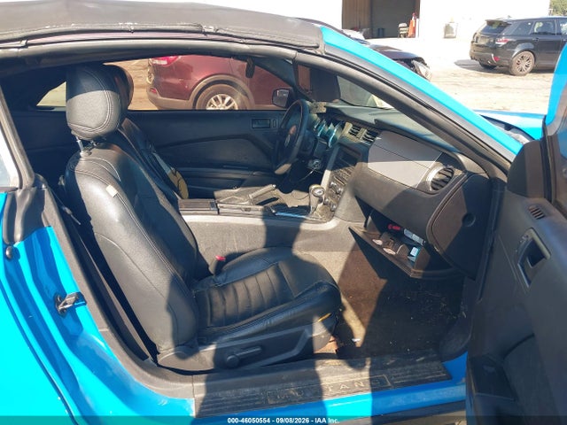 46050554 :رقم المزاد ، 1ZVBP8EM8C5273433 vin ، 2012 Ford Mustang V6 مزاد بيع
