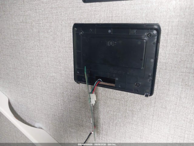 46050559 :رقم المزاد ، 1UJCJ0BV7M1LF0305 vin ، 2021 Jayco Other مزاد بيع