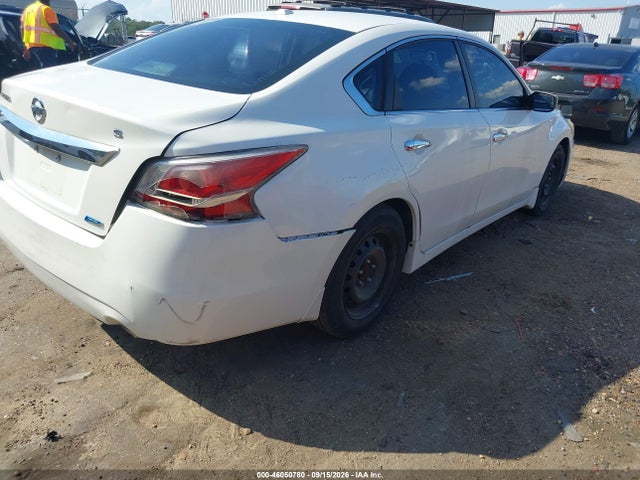 46050780 :رقم المزاد ، 1N4AL3AP9FC240007 vin ، 2015 Nissan Altima 2.5 S مزاد بيع