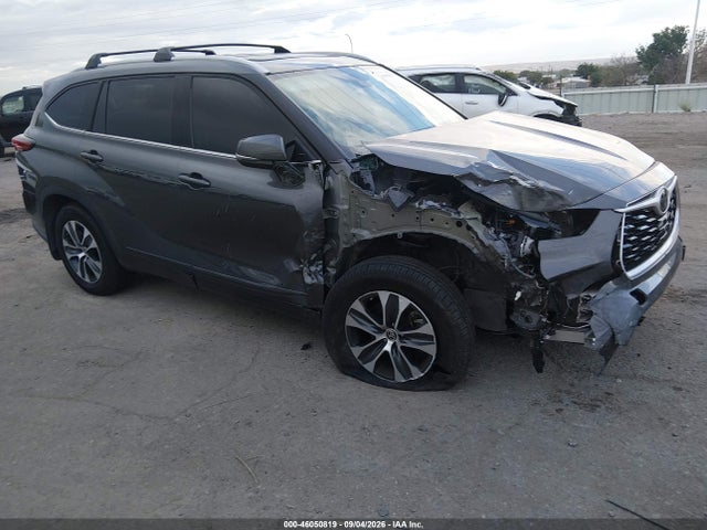 Auction sale of the 2022 Toyota Highlander Xle, vin: 5TDGZRBH2NS220613, lot number: 46050819