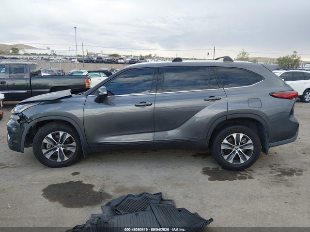 46050819 :رقم المزاد ، 5TDGZRBH2NS220613 vin ، 2022 Toyota Highlander Xle مزاد بيع