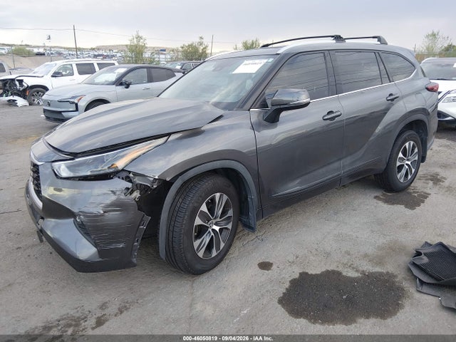 46050819 :رقم المزاد ، 5TDGZRBH2NS220613 vin ، 2022 Toyota Highlander Xle مزاد بيع