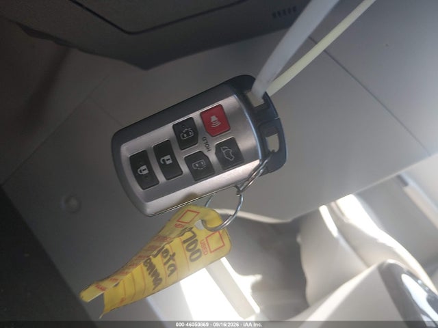 2016 Toyota Sienna Xle 7 Passenger მანქანა იყიდება აუქციონზე, vin: 5TDDK3DC9GS131680, აუქციონის ნომერი: 46050869