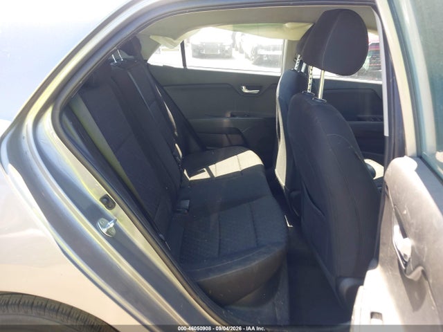 3KPA25AD3NE470017 KIA Rio 5-door S