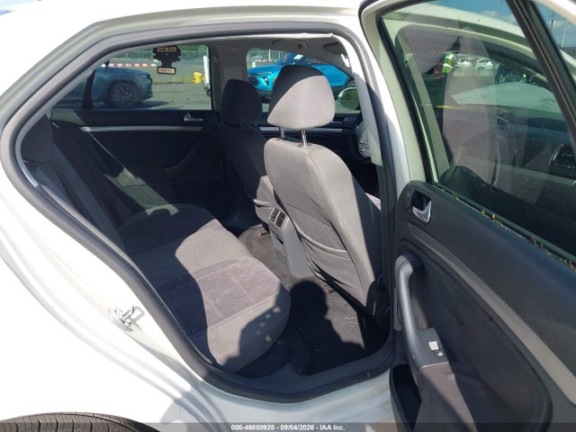 46050928 :رقم المزاد ، 3VWGF71K97M125718 vin ، 2007 Volkswagen Jetta مزاد بيع