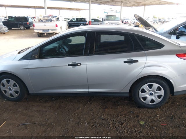 46050990 :رقم المزاد ، 1FADP3E23DL353125 vin ، 2013 Ford Focus S مزاد بيع