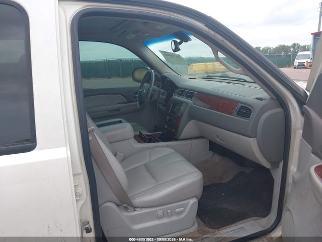 Продаж на аукціоні авто 2008 Chevrolet Tahoe Ltz, vin: 1GNFK13068R193999, номер лоту: 46051002