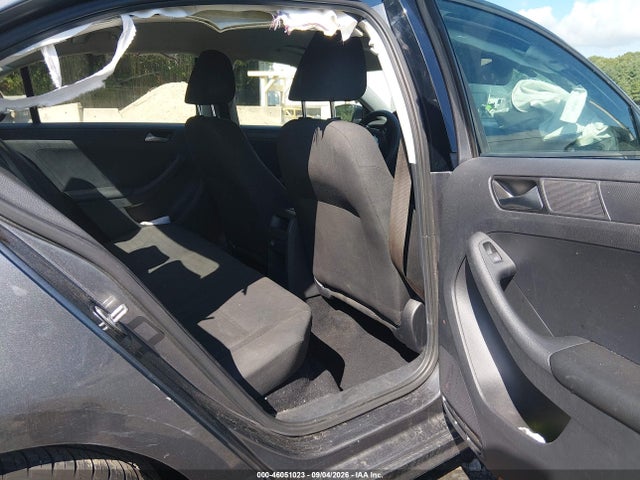 2015 Volkswagen Jetta 2.0l S მანქანა იყიდება აუქციონზე, vin: 3VW2K7AJ1FM401322, აუქციონის ნომერი: 46051023