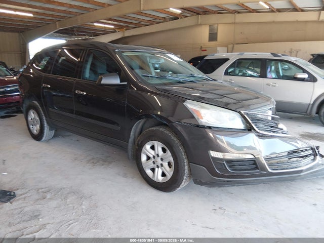 46051041 :رقم المزاد ، 1GNKRFKD5FJ104737 vin ، 2015 Chevrolet Traverse Ls مزاد بيع