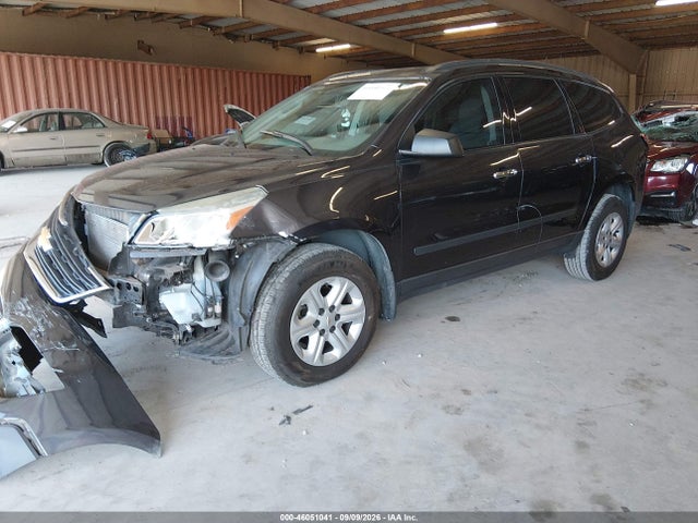 46051041 :رقم المزاد ، 1GNKRFKD5FJ104737 vin ، 2015 Chevrolet Traverse Ls مزاد بيع