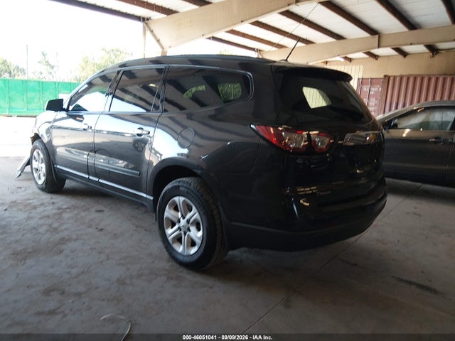 46051041 :رقم المزاد ، 1GNKRFKD5FJ104737 vin ، 2015 Chevrolet Traverse Ls مزاد بيع