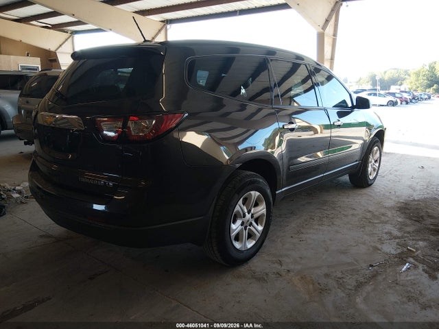 46051041 :رقم المزاد ، 1GNKRFKD5FJ104737 vin ، 2015 Chevrolet Traverse Ls مزاد بيع