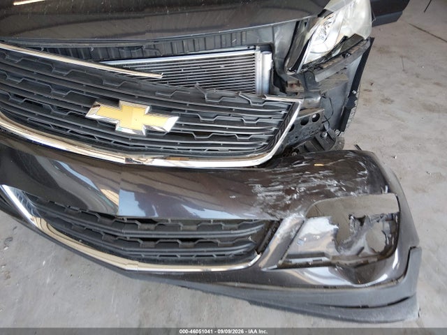 46051041 :رقم المزاد ، 1GNKRFKD5FJ104737 vin ، 2015 Chevrolet Traverse Ls مزاد بيع