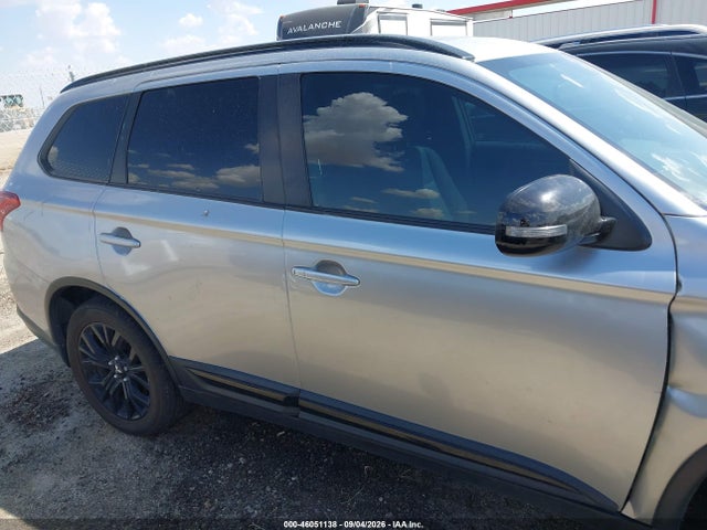 Продаж на аукціоні авто 2018 Mitsubishi Outlander Le, vin: JA4AD3A37JZ060156, номер лоту: 46051138