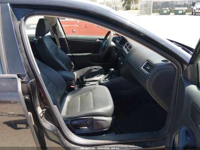 46051191 :رقم المزاد ، 3VWD17AJ0EM418932 vin ، 2014 Volkswagen Jetta 1.8t Se مزاد بيع