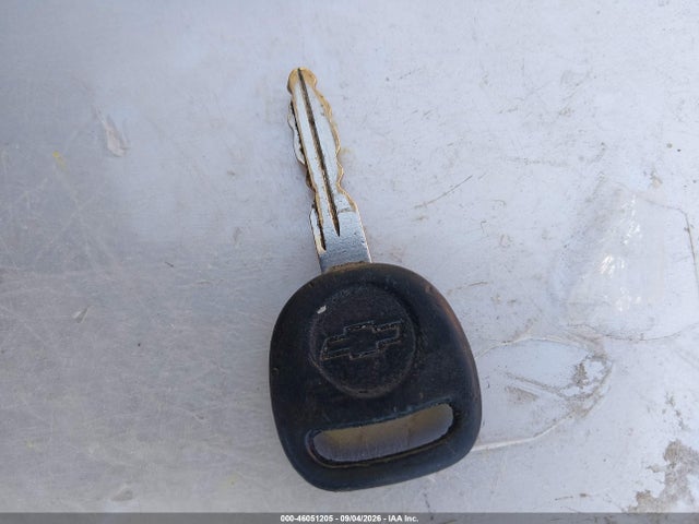 46051205 :رقم المزاد ، 1GNCT18W61K205581 vin ، 2001 Chevrolet Blazer Ls مزاد بيع