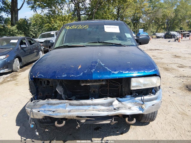 46051205 :رقم المزاد ، 1GNCT18W61K205581 vin ، 2001 Chevrolet Blazer Ls مزاد بيع