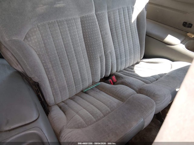 46051205 :رقم المزاد ، 1GNCT18W61K205581 vin ، 2001 Chevrolet Blazer Ls مزاد بيع