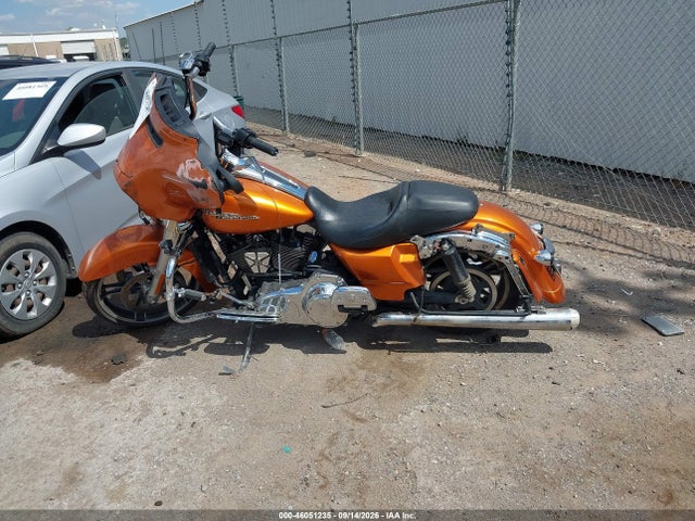 46051235 :رقم المزاد ، 1HD1KBM15EB604859 vin ، 2014 Harley-davidson Flhx Street Glide مزاد بيع