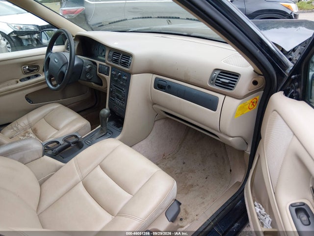 1999 Volvo V70 მანქანა იყიდება აუქციონზე, vin: YV1LW55A3X2555611, აუქციონის ნომერი: 46051286