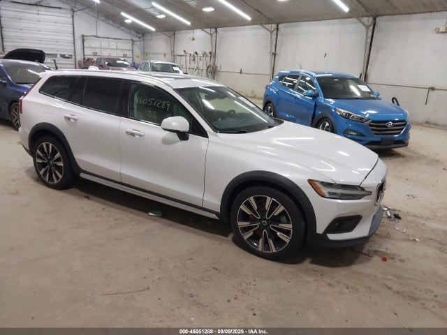 Продажа на аукционе авто 2023 Volvo V60 Cross Country B5 Ultimate, vin: YV4L12WC5P2105765, номер лота: 46051289