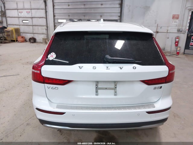 46051289 :رقم المزاد ، YV4L12WC5P2105765 vin ، 2023 Volvo V60 Cross Country B5 Ultimate مزاد بيع