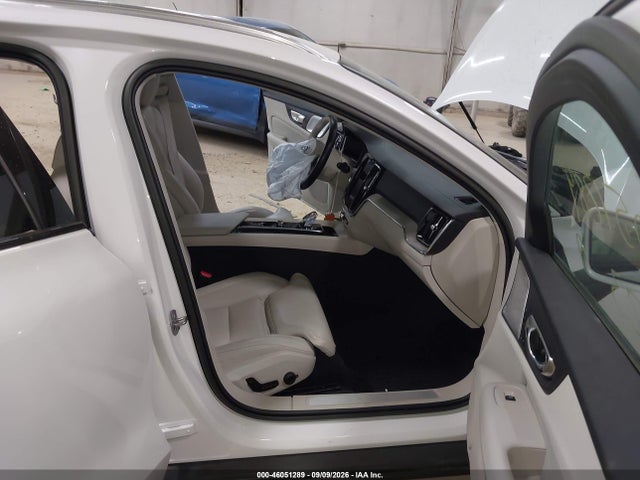 46051289 :رقم المزاد ، YV4L12WC5P2105765 vin ، 2023 Volvo V60 Cross Country B5 Ultimate مزاد بيع
