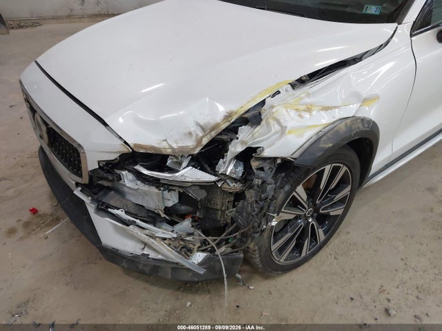46051289 :رقم المزاد ، YV4L12WC5P2105765 vin ، 2023 Volvo V60 Cross Country B5 Ultimate مزاد بيع
