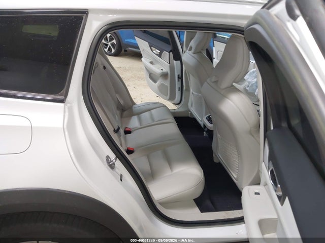 46051289 :رقم المزاد ، YV4L12WC5P2105765 vin ، 2023 Volvo V60 Cross Country B5 Ultimate مزاد بيع