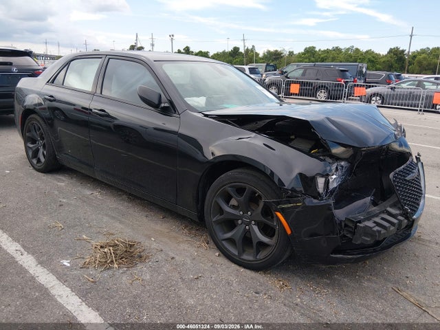 2022 Chrysler 300 Touring მანქანა იყიდება აუქციონზე, vin: 2C3CCAAG3NH209987, აუქციონის ნომერი: 46051324